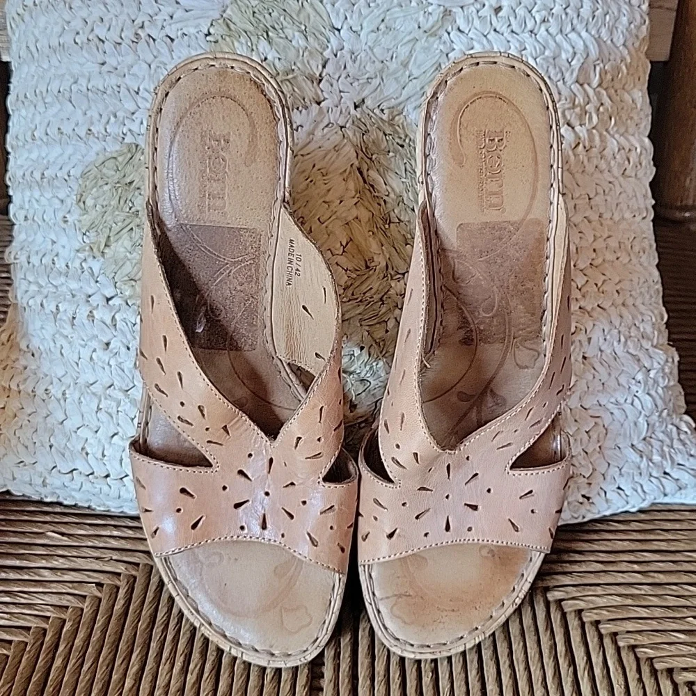 Born, open toe, perforated platform wedges, tan, size 10